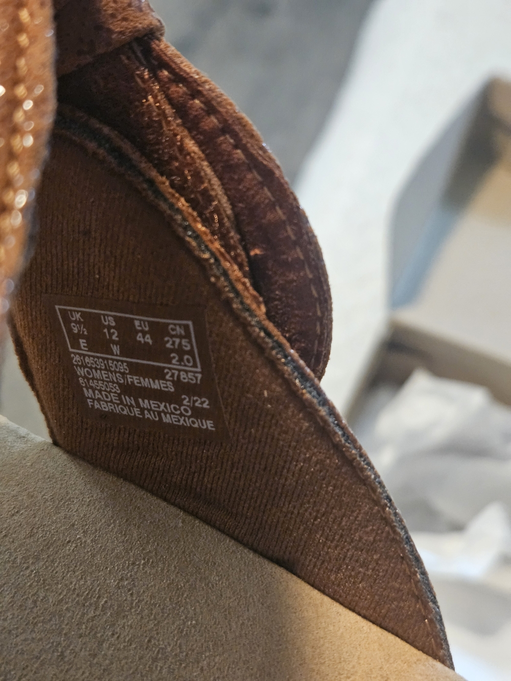 Clarks Brown Women's Thong Sandal with Knot Accent - Picture 4 of 6